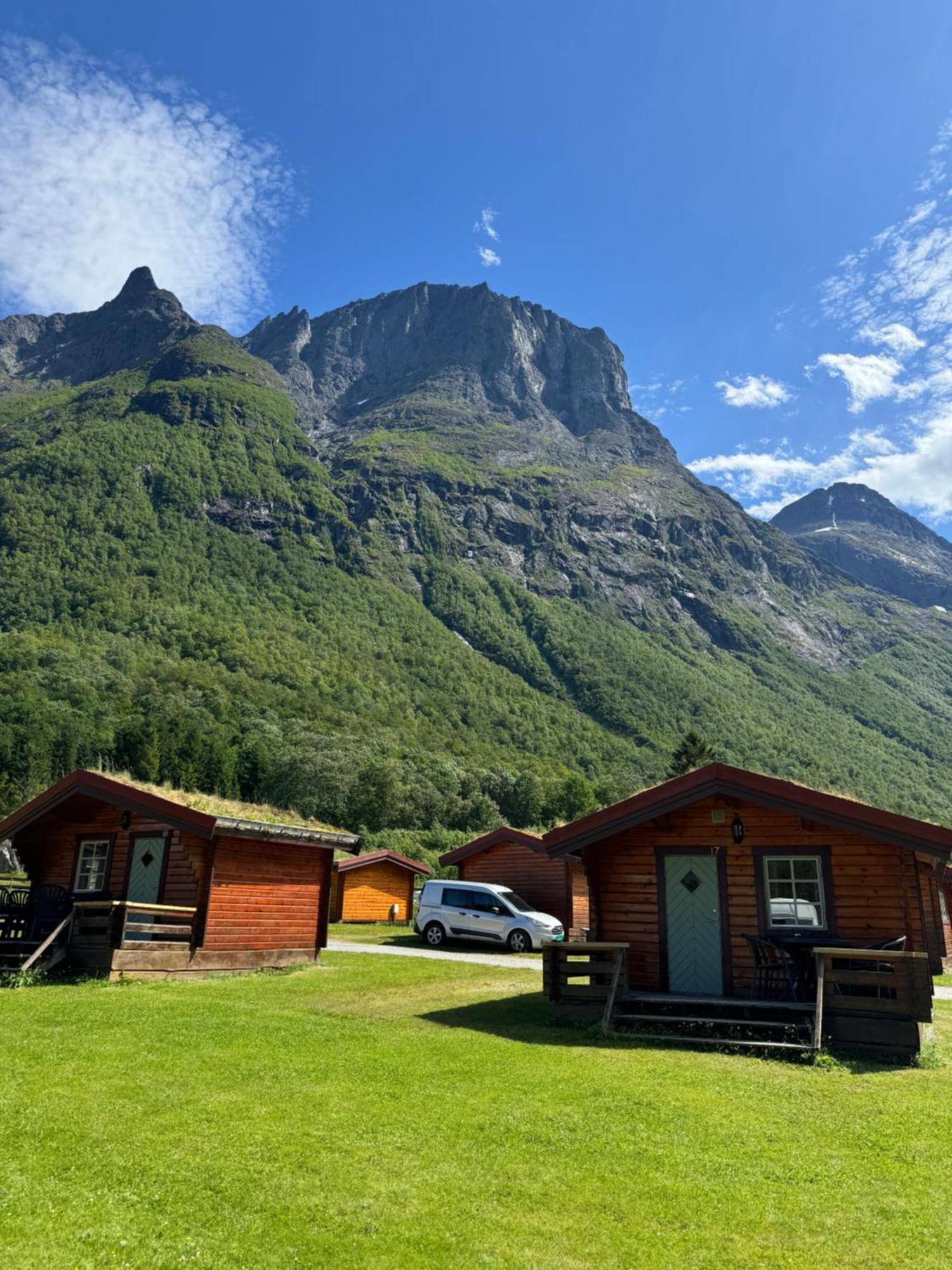 Trollstigen Camping And Gjestegard Åndalsnes Εξωτερικό φωτογραφία